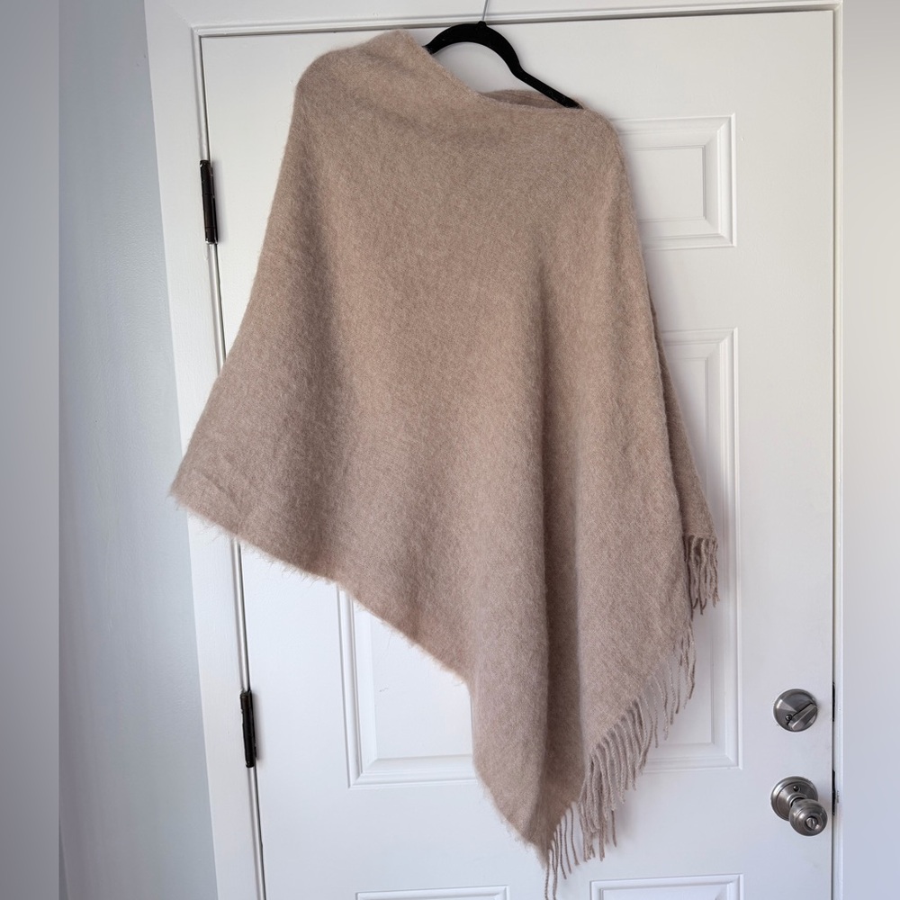 Brun de Vian-Tiran 100% Babylama poncho llama tan‎ beige fringes